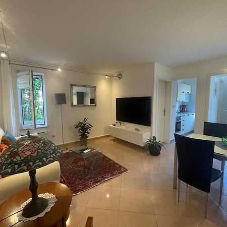 Apartments Bloom Near The Beach Пореч Экстерьер фото